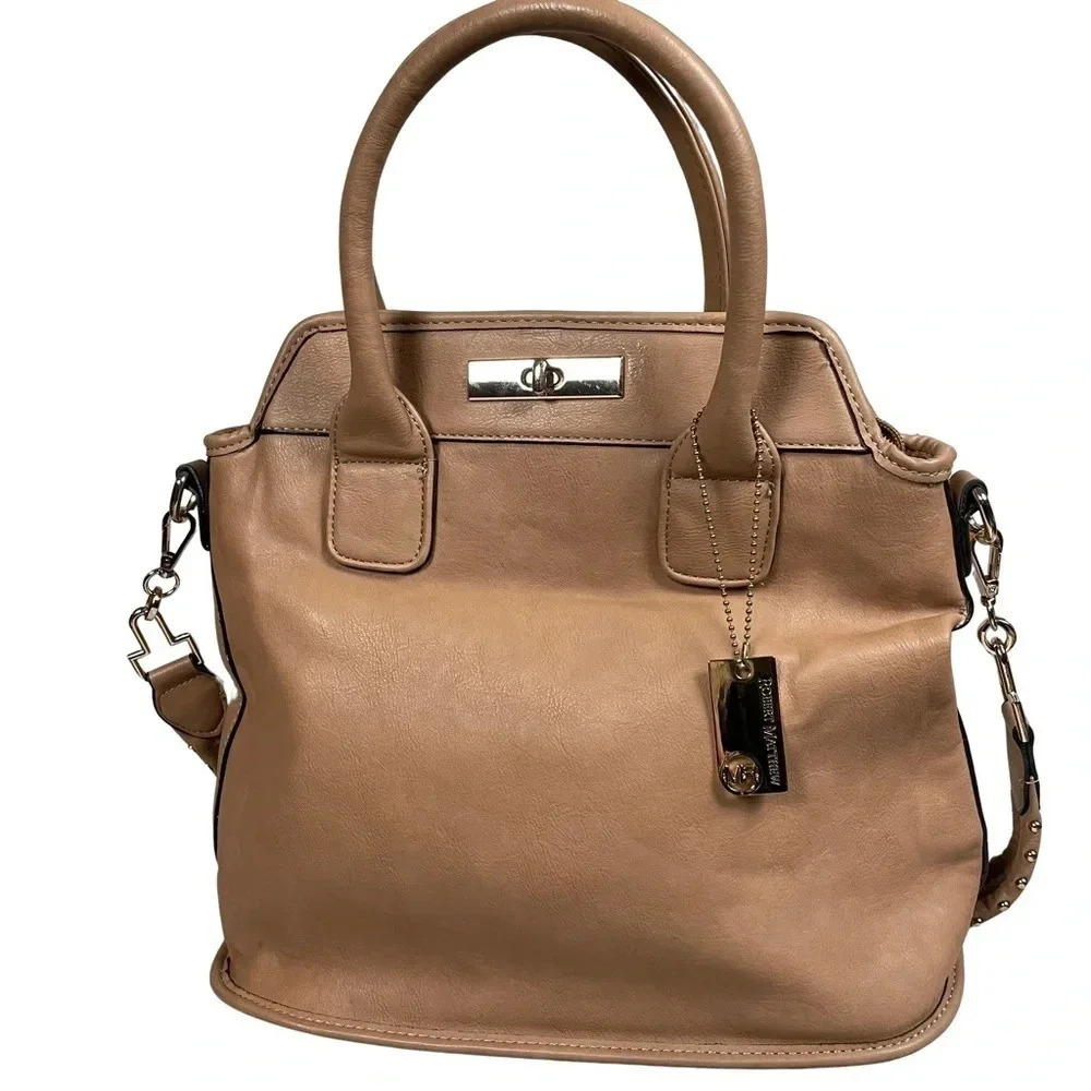 Robert Matthew Tan Purse